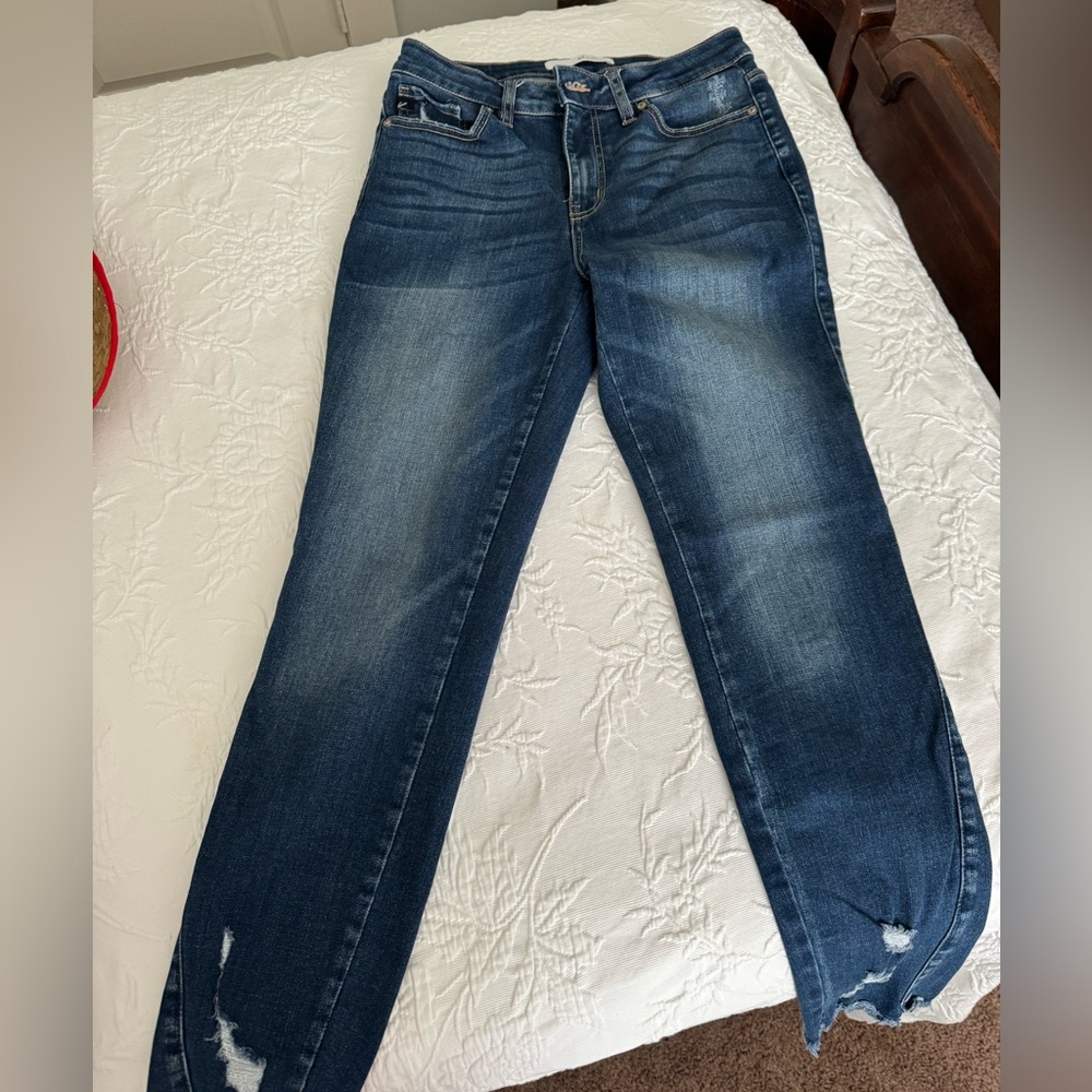 Cancan skinny jeans.
